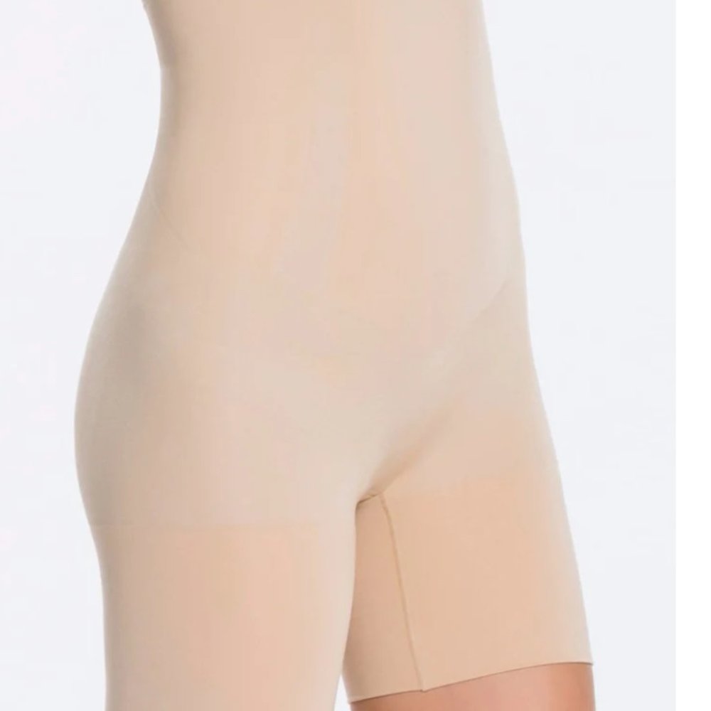 Sold Ⓜ️ Spanx Nude Lightweight Shapewear Size D